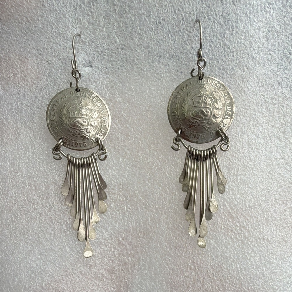 Vintage Silver Tone Coin Earrings 1975 BANCO CENTRAL DE RESERVA DEL PERÚ